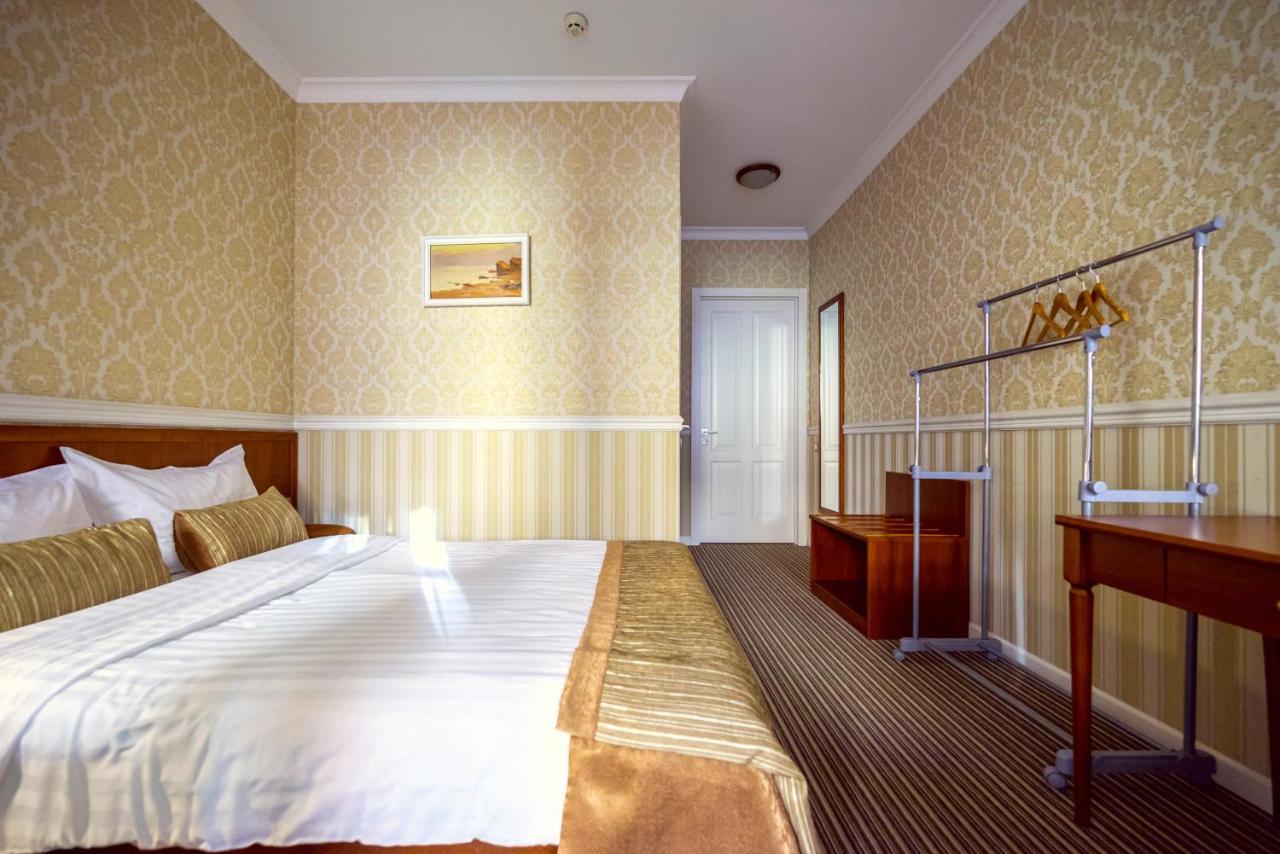 Consul Hotel Консул Odessa Buitenkant foto