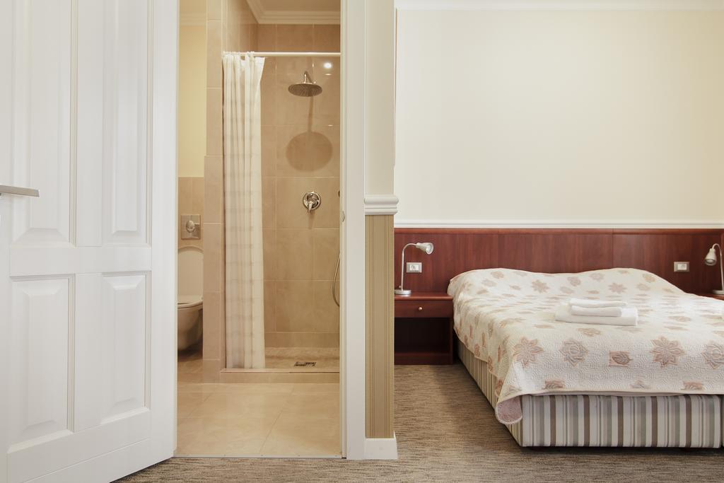 Consul Hotel Консул Odessa Buitenkant foto